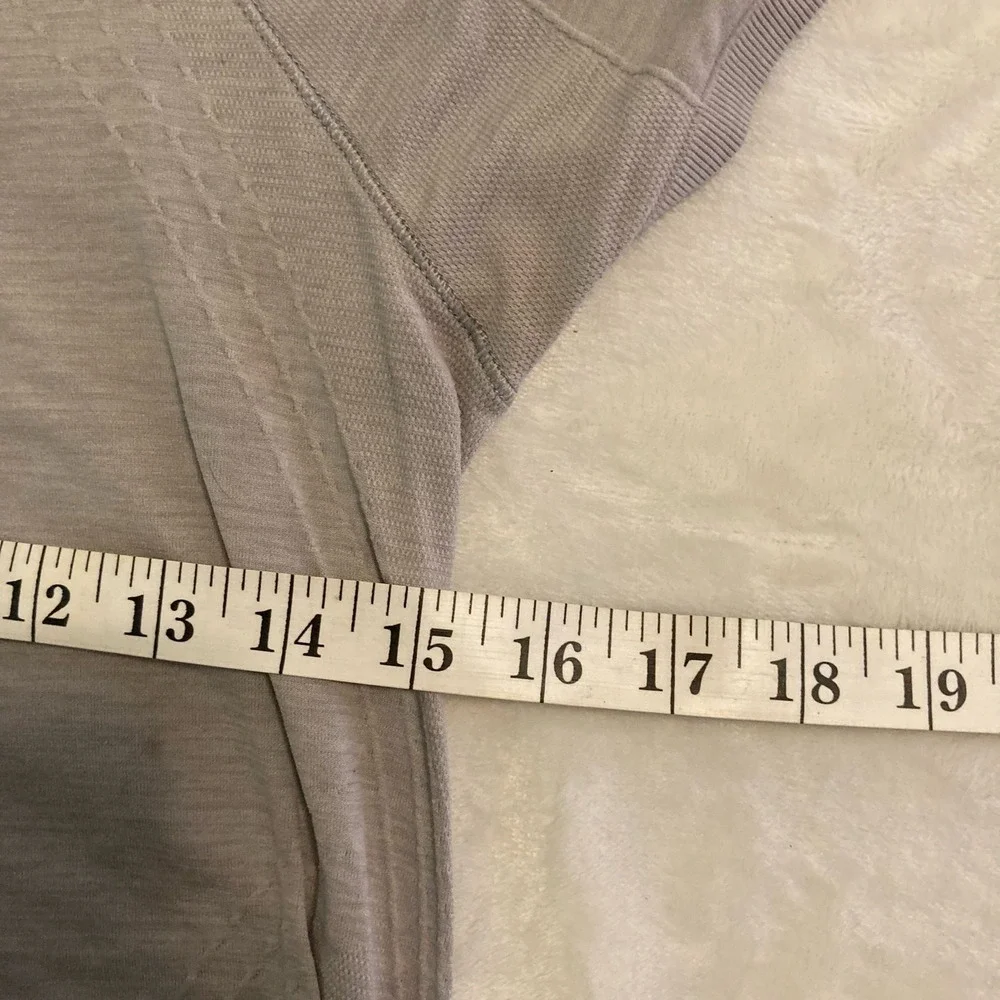 Athleta Wick and Vent Women's Gray Tee Small